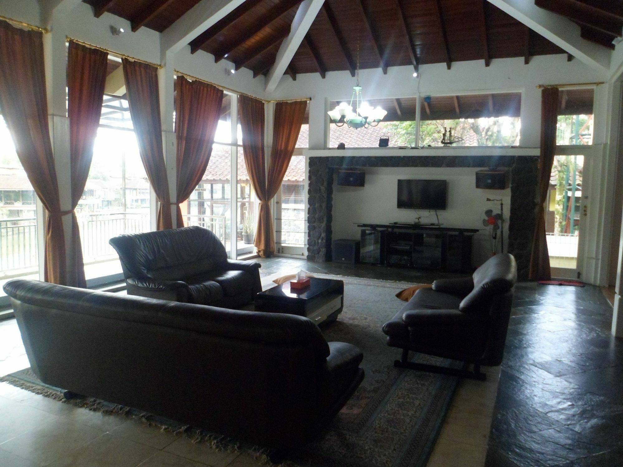 Villa Bukit Danau チパナス エクステリア 写真